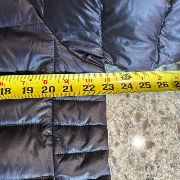 The North Face Women's Shiny Dark Blue Puffer Jacket 550 count - Picture 8 of 9